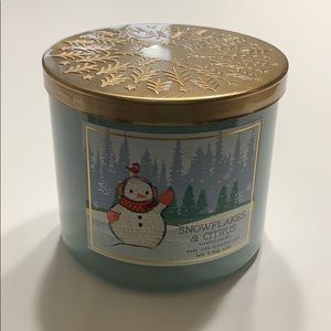 NWT Snowflakes &Citrus Bath and Body Works Candle